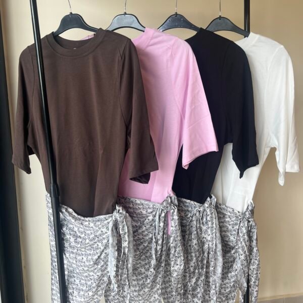 T SHIRT WITH SCARF