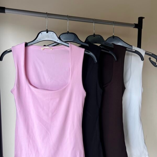 SQUARE NECK SLEEVELESS BASIC
