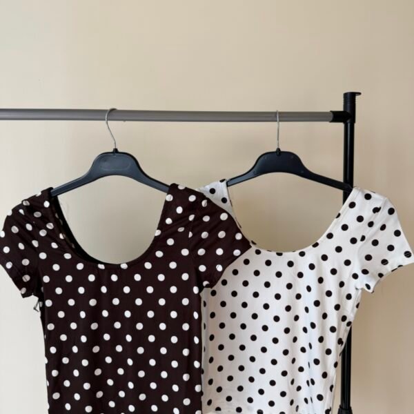 U NECK POLKA DOTS