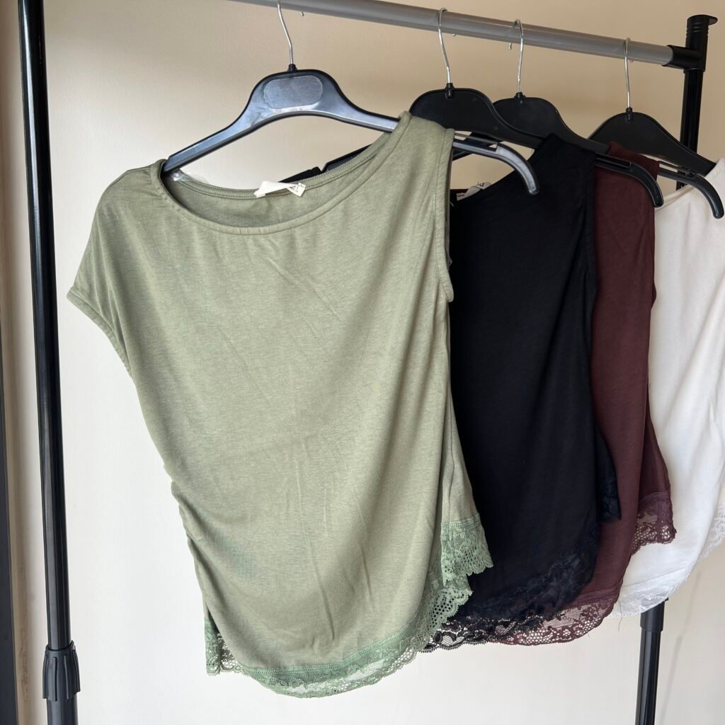 GATHERED TOP WITH LACE