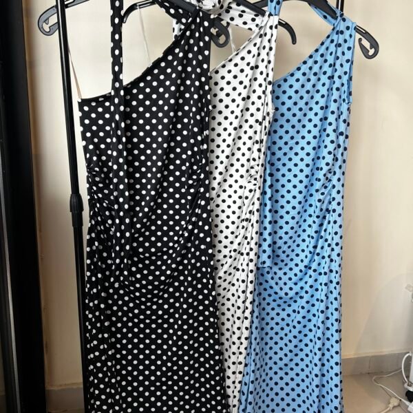 ONE SHOULDER POLKA DOT DRESS WITH SLIT