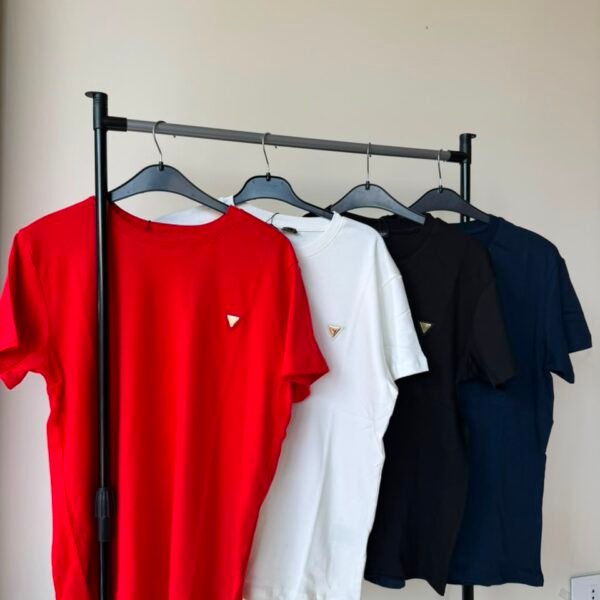 GUESS T SHIRT