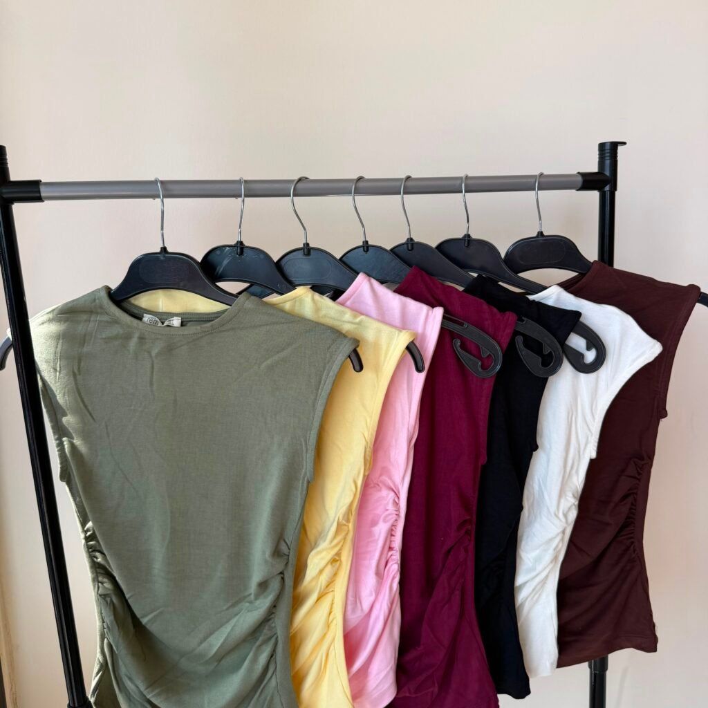 GATHERED BASIC TOP