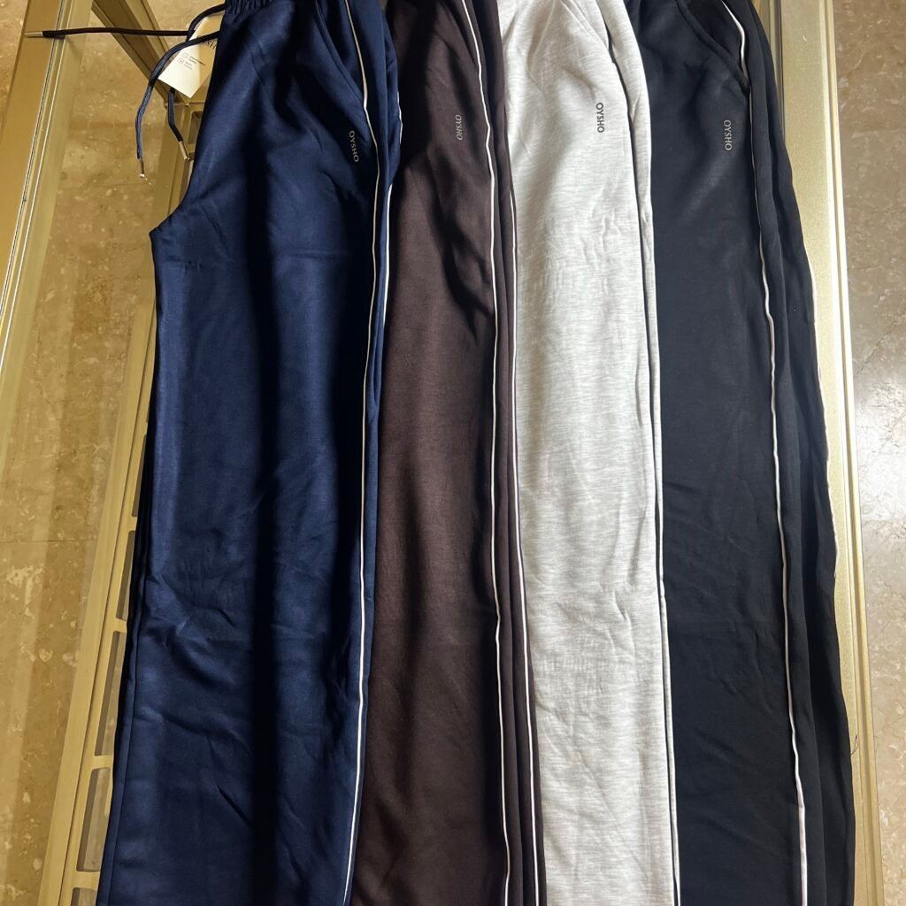 OYSHO SWEATPANTS WITH WHITE